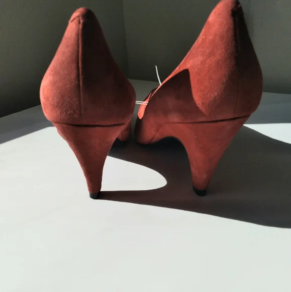 COPY - Zara Red Suede Shoes - Picture 3 of 10